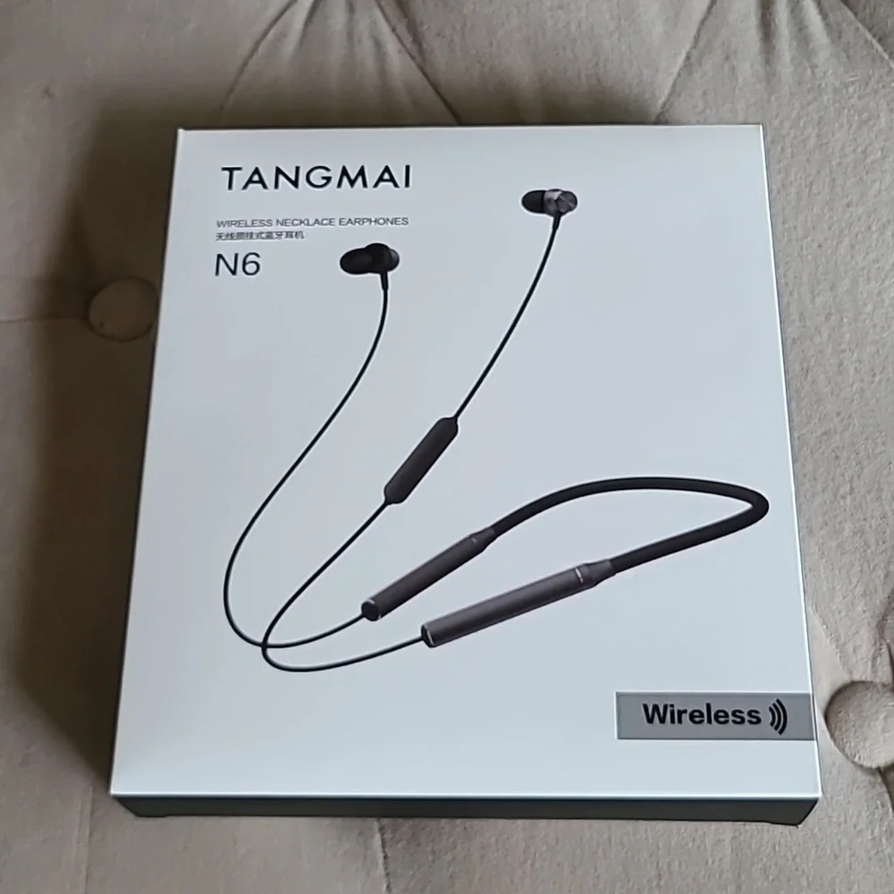 Wireless necklace earphone